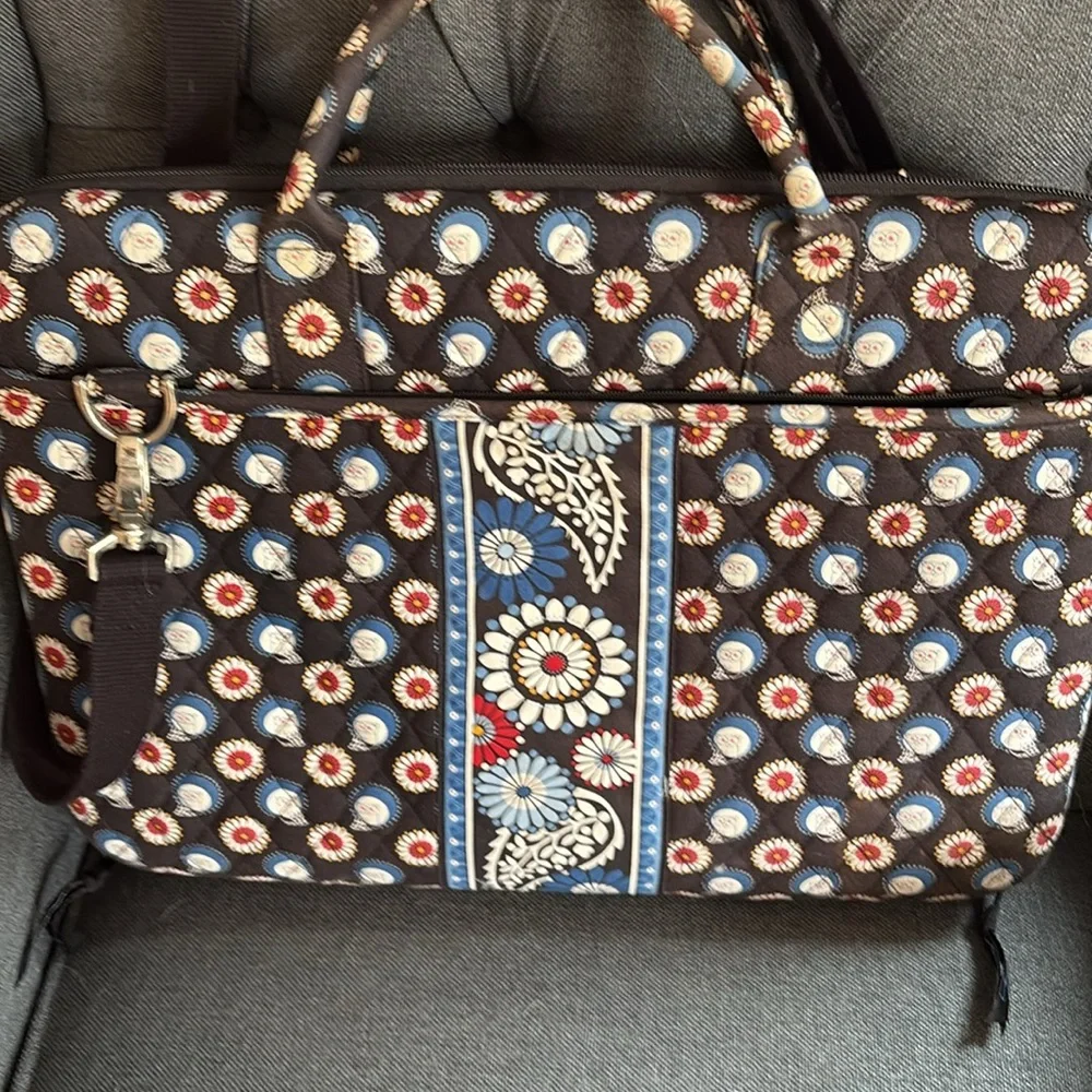 Vera Bradley Black, Red, Blue Laptop Bag with Structured Design. 2 pocke…